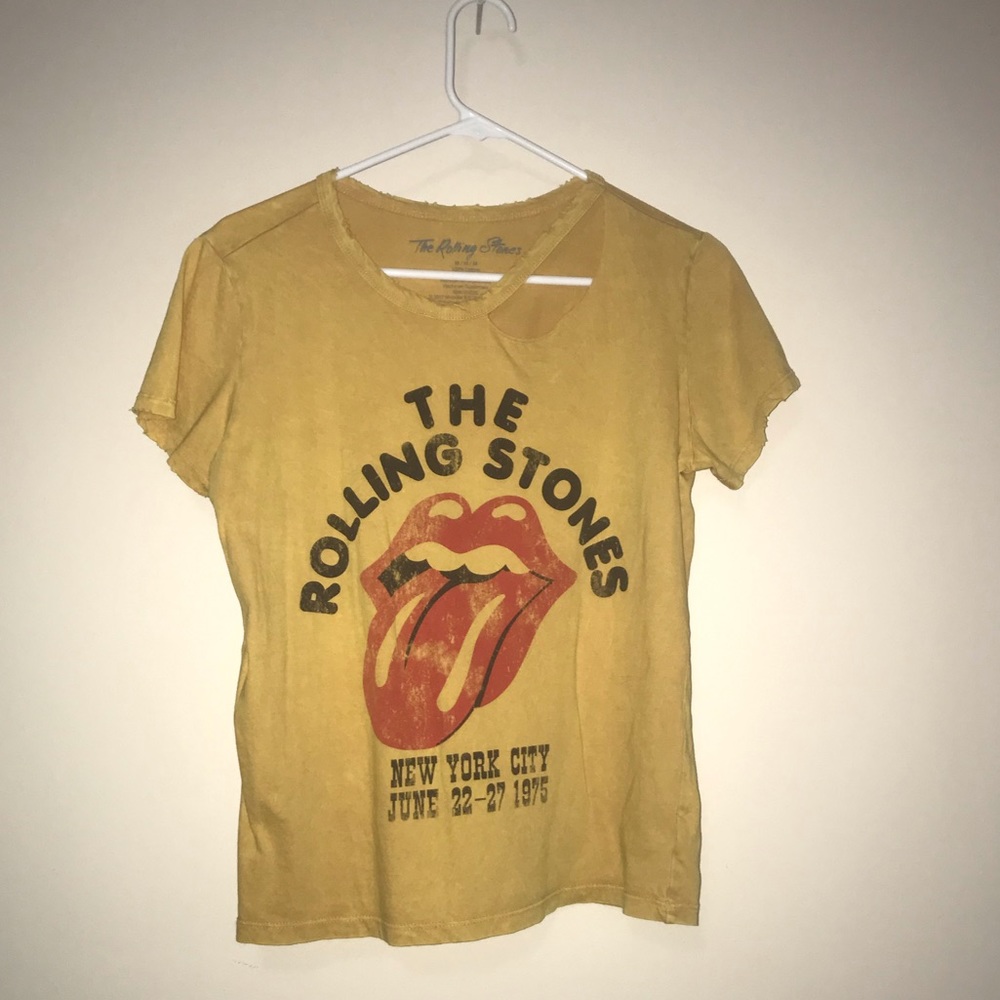 AMERICAN EAGLE rolling stones distressed tshirt